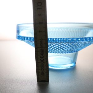 Vacker Blå Glasskål med Struktur – 15 cm i Diameter