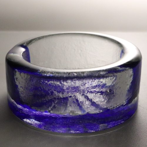 Skål, troligen gjuten kristallglas, ca 14cm i diameter