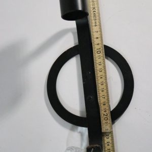 Väggljusstake, svart metall med glasprisma