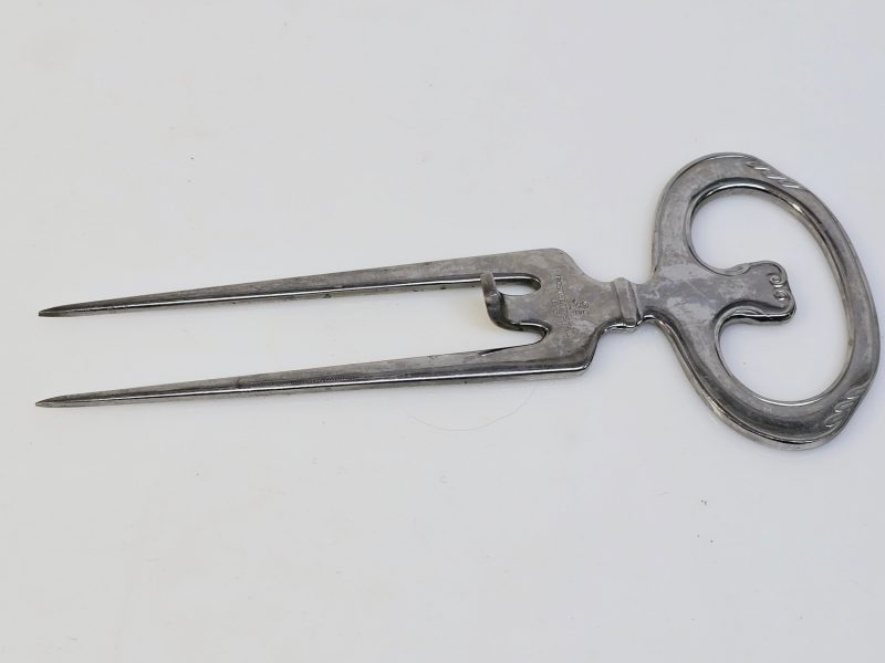 Antik Köttgaffel – Elegant Vintage Design