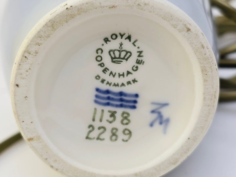Bordslampa från Royal Copenhagen – Elegant dansk design