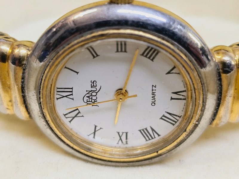 Elegant armbandsur från Jean Jacques – klassisk design med utbytbara ramar
