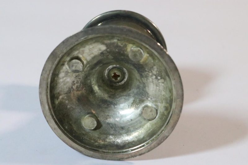 Äggkopp , metall . ingen synlig stämpel