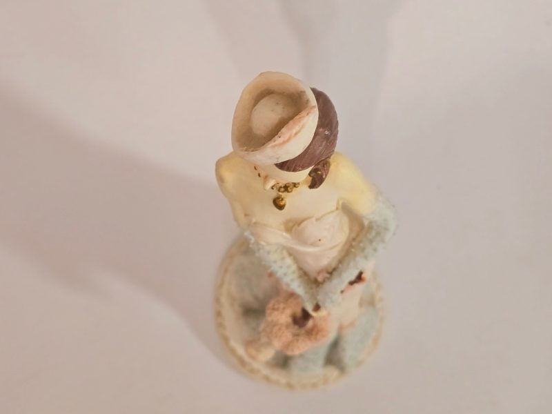 Exklusiv Vintage Figurin – Elegant Dam med Paraply