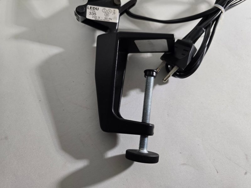 Elegant Skrivbordslampa LEDU Type 335 – En designpärla från 1970-talet