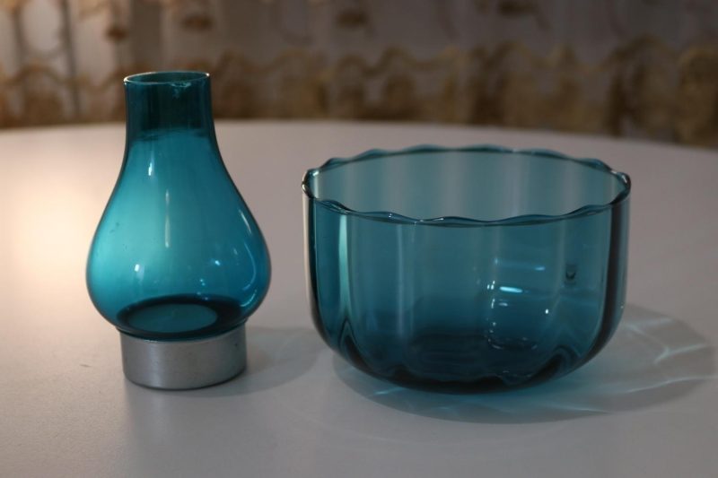 Skål och lykta i blått glas, Älghults glasbruk