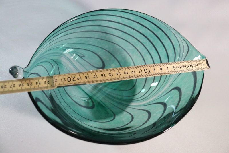 Stor bladformad skål, konstglas - 27cm