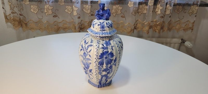 Fajans, Delfa, Royal Gouda, Holland. Royal Zuid Höjd: ca 30cm