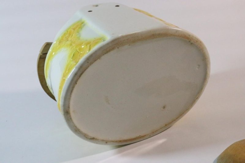 Äldre mjölskäppa Gustavsberg. Längd 19,5 cm. Höjd 11 cm (inkl. lock).