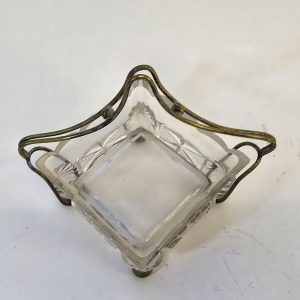 Elegant glas- och metallkorg - Vintage charm för ditt hem