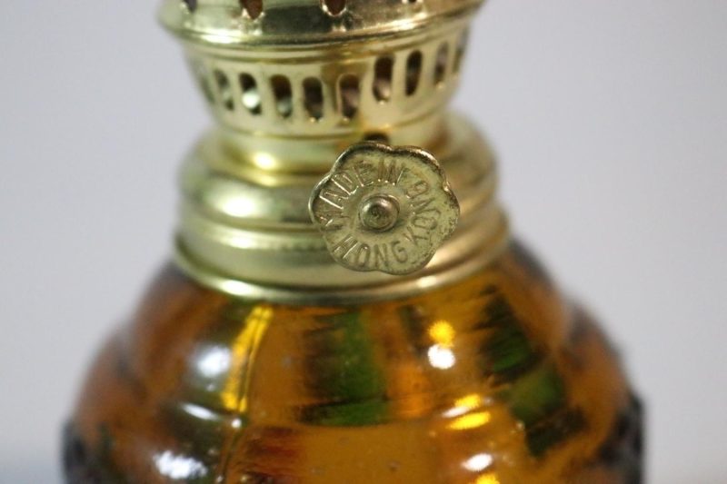 Vintage Oljelampa i bärnstensfärgat glas - DESIGN  SAIL BOAT BRAND, HONG KONG
