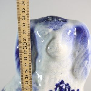 Spishund i blått och vitt, troligen England - 34cm