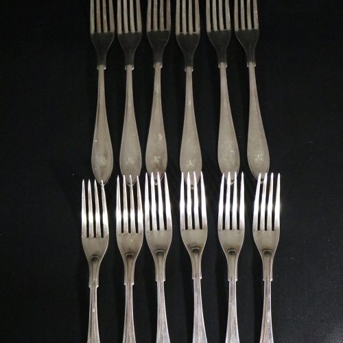 Exklusivt Set av Antika Gafflar - Prima Nysilver med Elegant Monogram