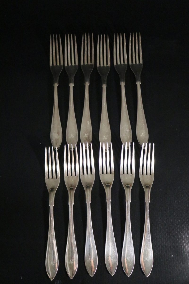Exklusivt Set av Antika Gafflar - Prima Nysilver med Elegant Monogram