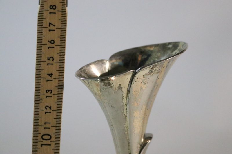 Silverpläterad liljaformad knoppvas