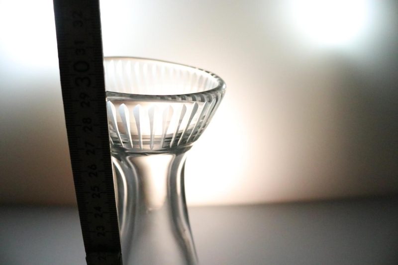 Vacker vas, troligen från svensk glasbruk, ca 29cm