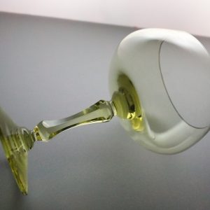 Stilrent Dryckesglas – Förfinad Njutning av Din Favoritdryck