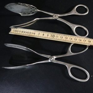 Antika Serveringstång i Rostfritt Stål (18/8) – Elegans och Funktionalitet