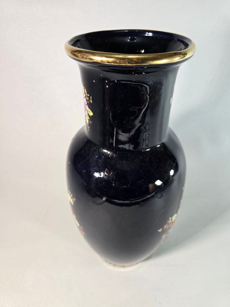 VAS, porslin, Italien - Höjd ca 29 cm