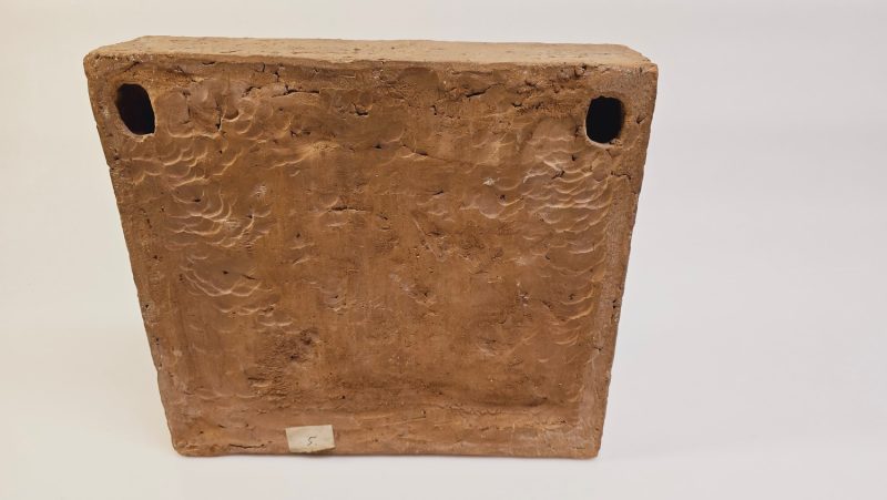 Unik Konstnärlig Relief med Jordnära Ko Motiv - 26 cm Hög