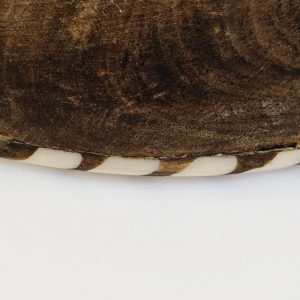 Handgjord Träskål med Dekorativa Detaljer - 10 cm i Diameter