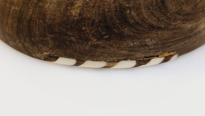 Handgjord Träskål med Dekorativa Detaljer - 10 cm i Diameter
