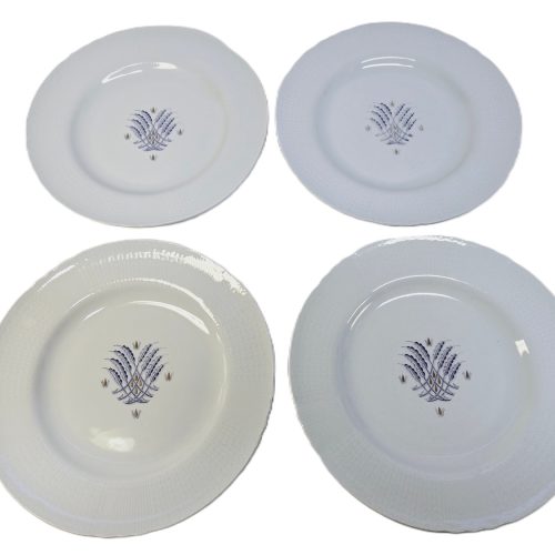 Elegant set av Rörstrand Adelborg-tallrikar – Svensk design i världsklass