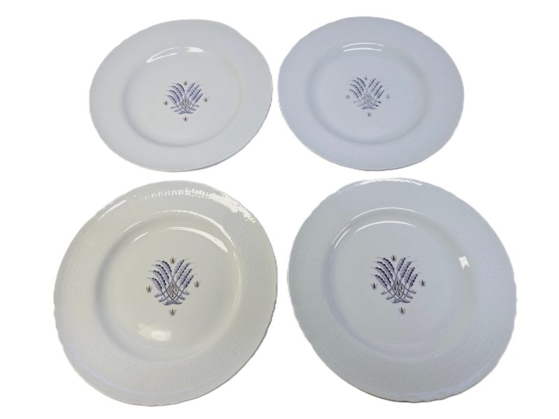 Elegant set av Rörstrand Adelborg-tallrikar – Svensk design i världsklass
