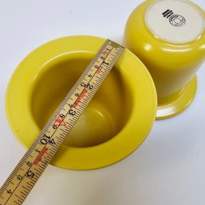 Höganäs keramik – Set med två blyfria koppar i solgul nyans, 9,5 cm