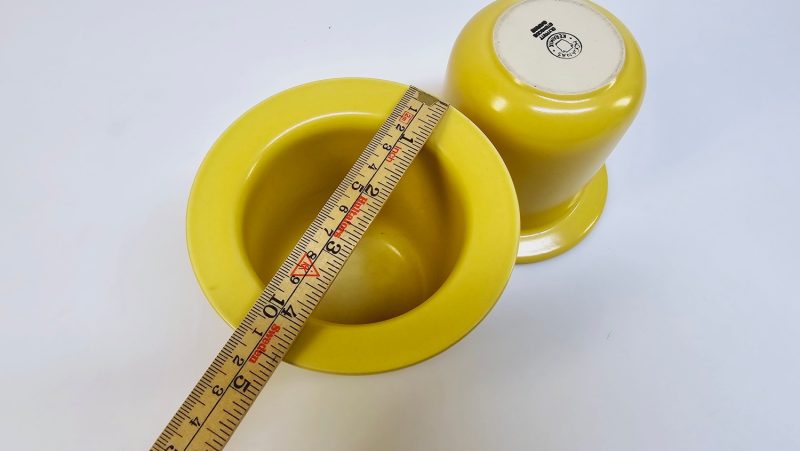 Höganäs keramik – Set med två blyfria koppar i solgul nyans, 9,5 cm