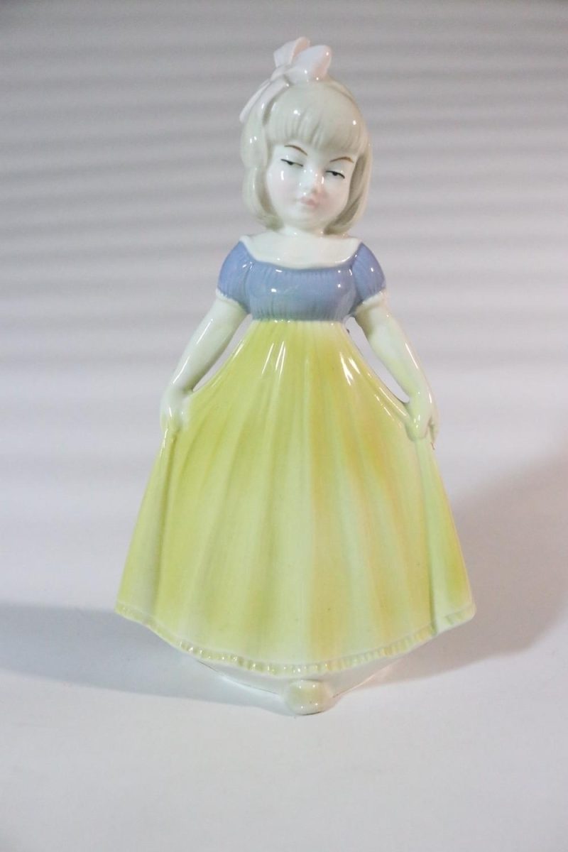 Figurin, flicka med gul blå klänning, GDR