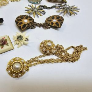Vintage smyckeskollektion – En skattkista av tidlös elegans