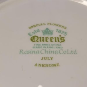Kopp- och fat samt assiett med blommor (JULI) av ROSINA-QUEENS Anenome
