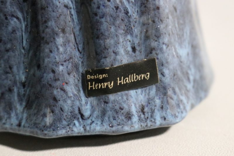 Elegant och Tidlös Skulptur av Henry Hallberg