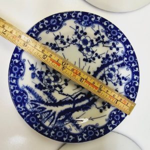 Eleganta blåvita desserttallrikar – tidlös skönhet för ditt hem!
