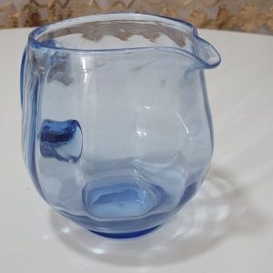 Ljusblå kanna i glas, Funkis?