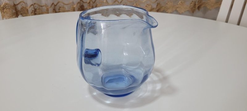 Ljusblå kanna i glas, Funkis?