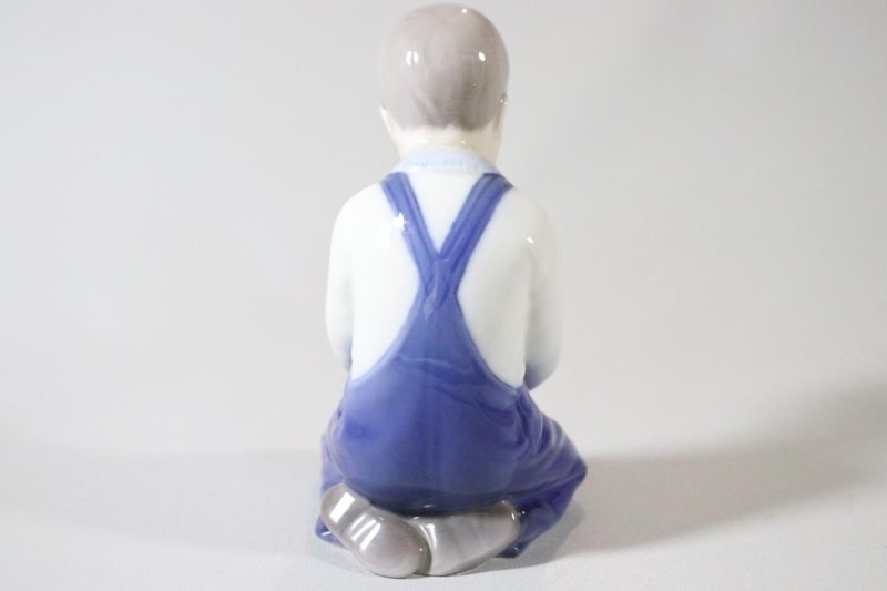 Figurin, Bing & Grondahl "Boy with bucket" - Sv. Lindhart 14 cm, Lagad