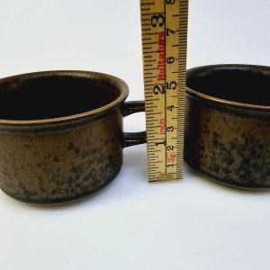 Vackra Arabia-muggar i klassisk design – Vintage från Finland