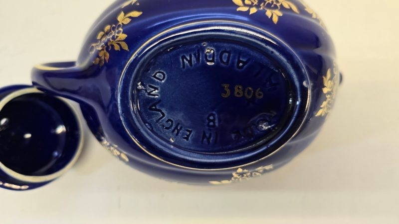 Vintage Tekanna "Aladdin" – Designad av Arthur Wood, Made in England