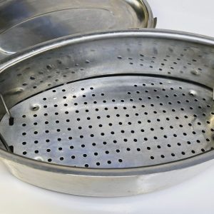 Elegant rostfri ugnsgryta med perforerad insats - 42 cm