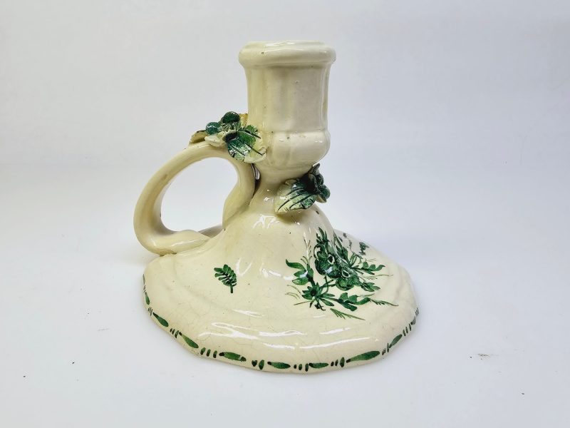 Charmig vintage ljusstake i keramik – Handmålad med naturmotiv