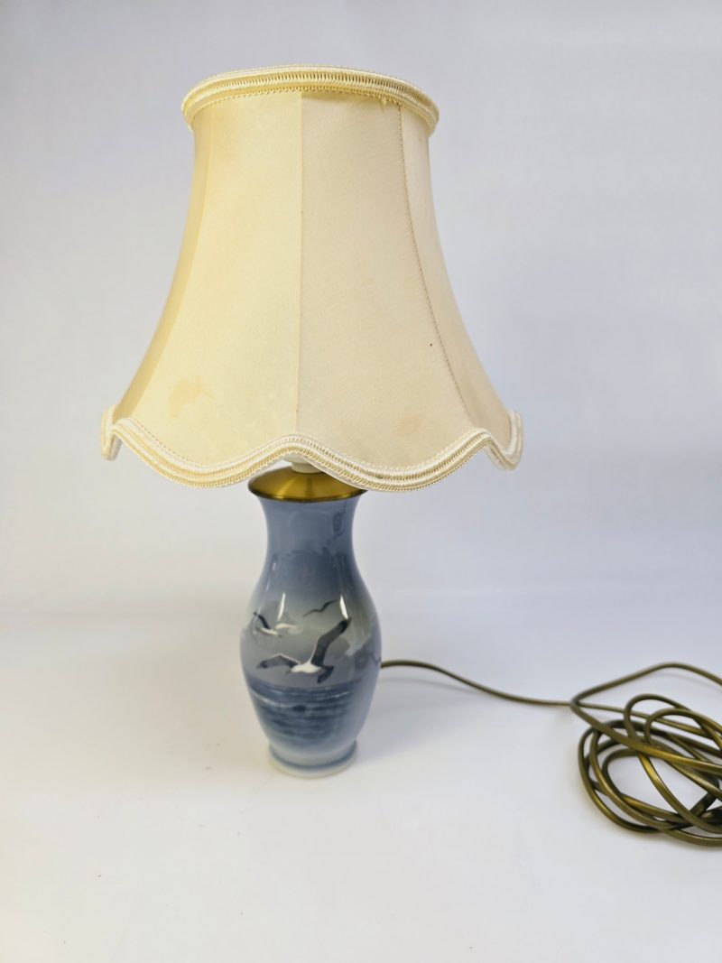 Bordslampa från Royal Copenhagen – Elegant dansk design