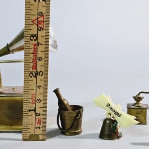 Småföremål, Miniatyrer, 6st föremål, mässing. gulmetall
