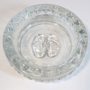 Askfat i glas, troligen kristall