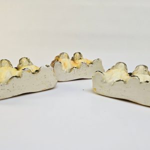 Charmiga Hundfigurer i Keramik – Set om Tre Dubbla Hundar
