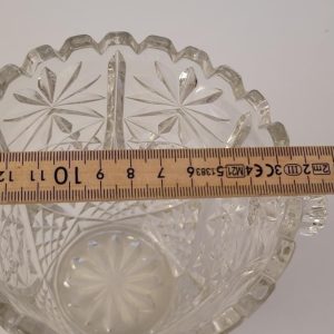 Vintage handskuren kristall Ishink med handtag, BARDEJOV tjeckisk Bohemia