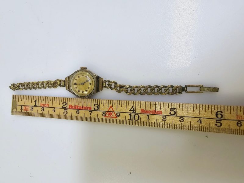 Elegant Vintage Damklocka i Guldplätering – Tidlös Charm