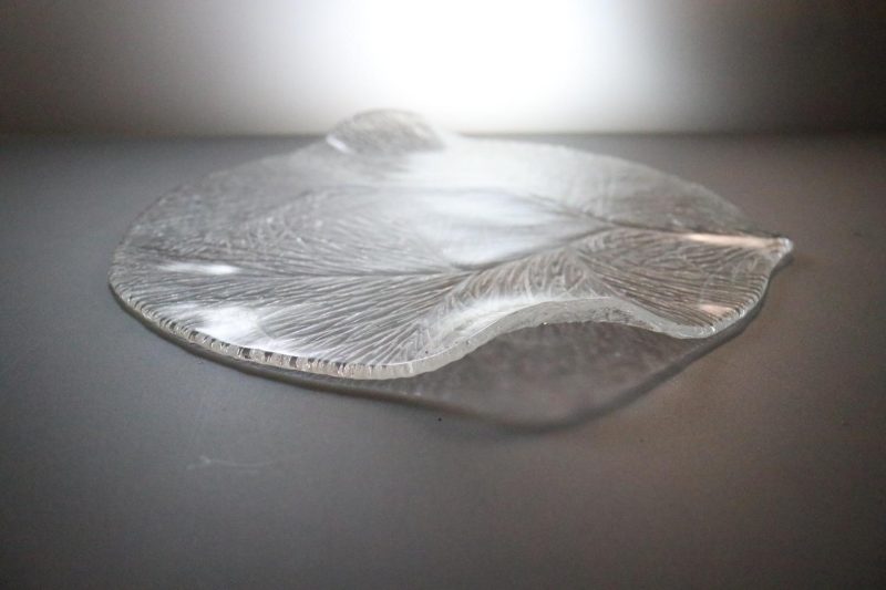 Vacker Ostbricka i glas, från HADELAND NORWAY, 32cm