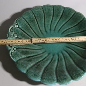 Elegant Grön Keramiktallrik – Vintage Känsla